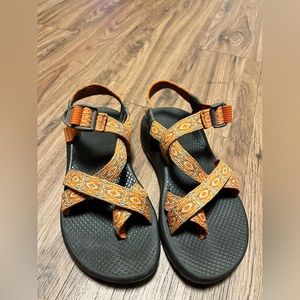 Size 7 Women’s Chacos